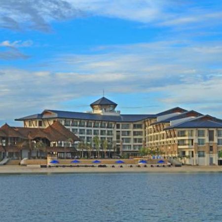 The Bellevue Resort Panglao Esterno foto The hotel's main building