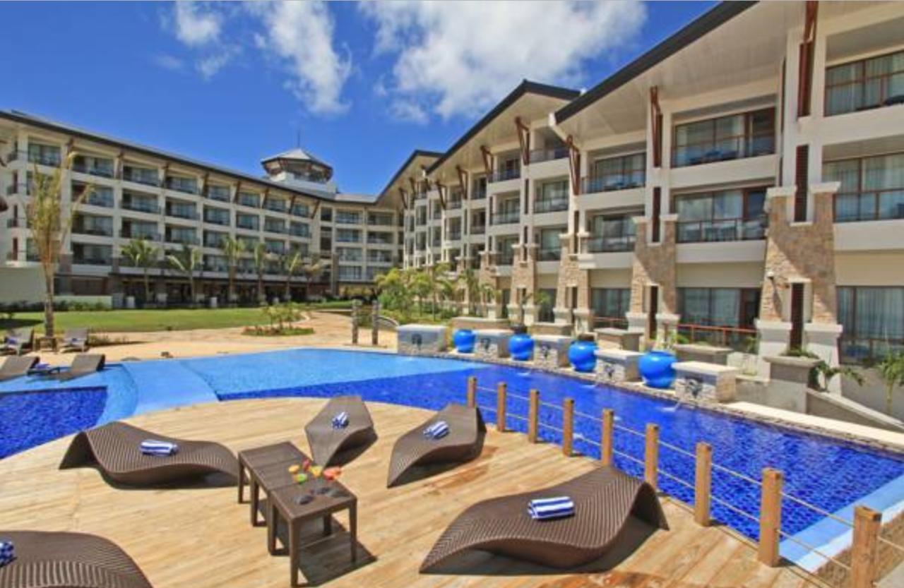 The Bellevue Resort Panglao Esterno foto The pool at the hotel