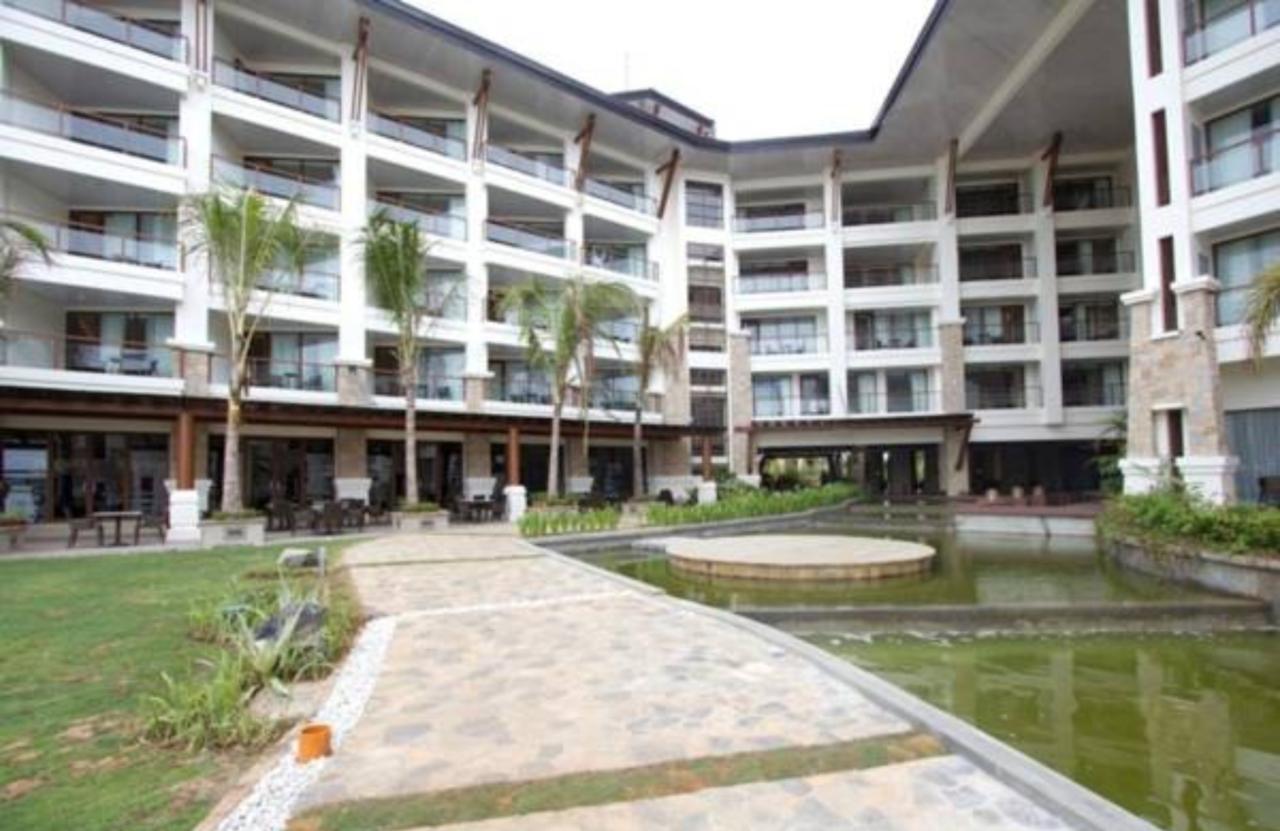 The Bellevue Resort Panglao Esterno foto The hotel's main building