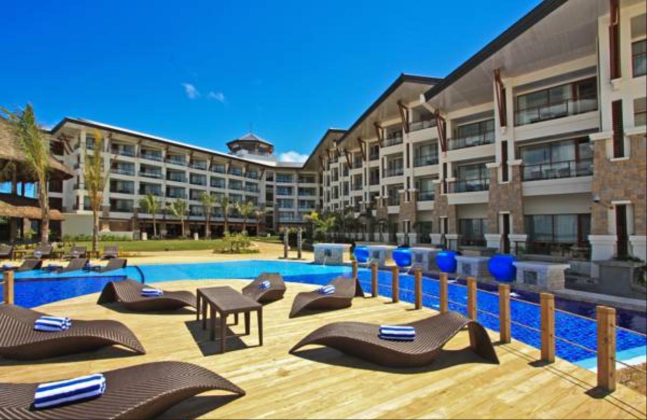 The Bellevue Resort Panglao Esterno foto The swimming pool at the hotel