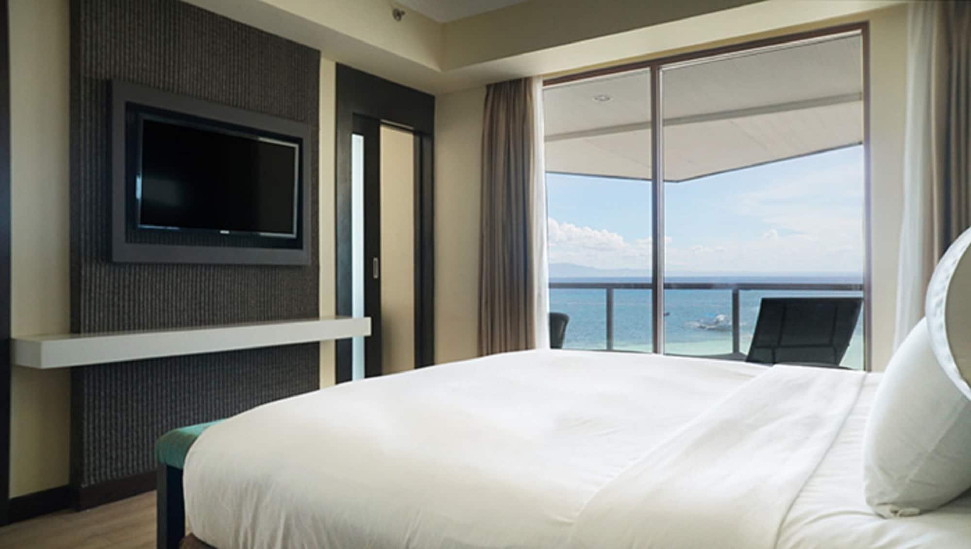 The Bellevue Resort Panglao Esterno foto A bedroom at the hotel