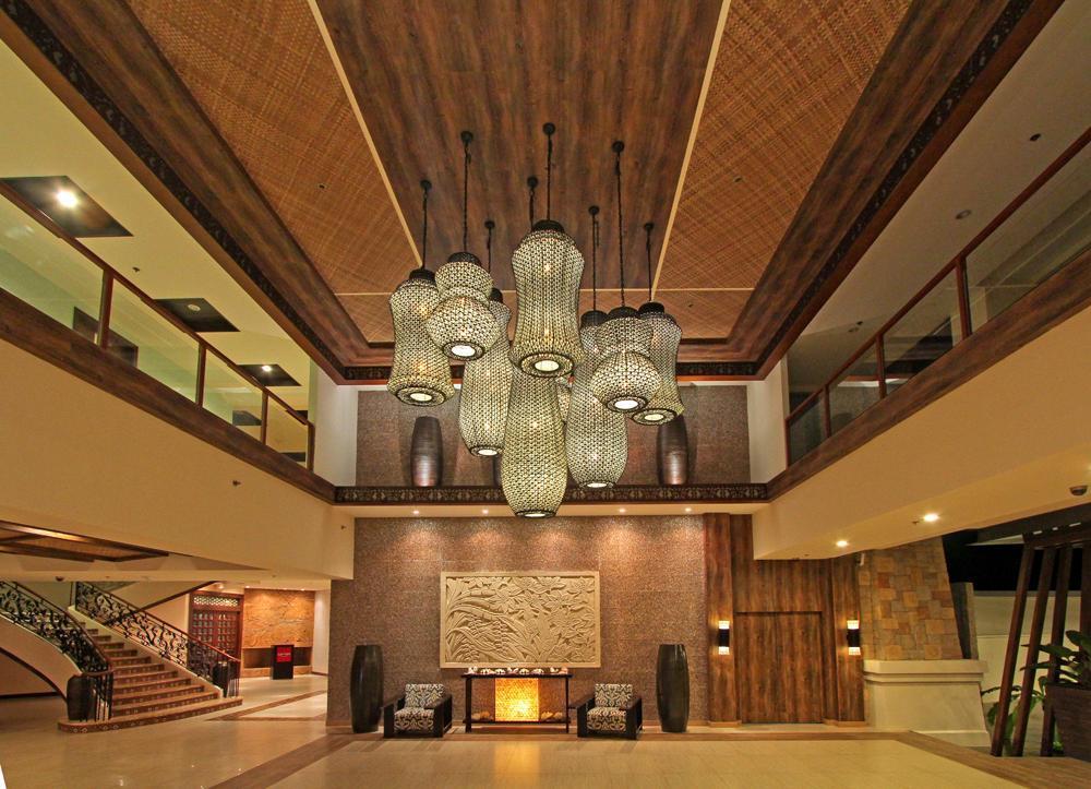 The Bellevue Resort Panglao Esterno foto The lobby of the hotel